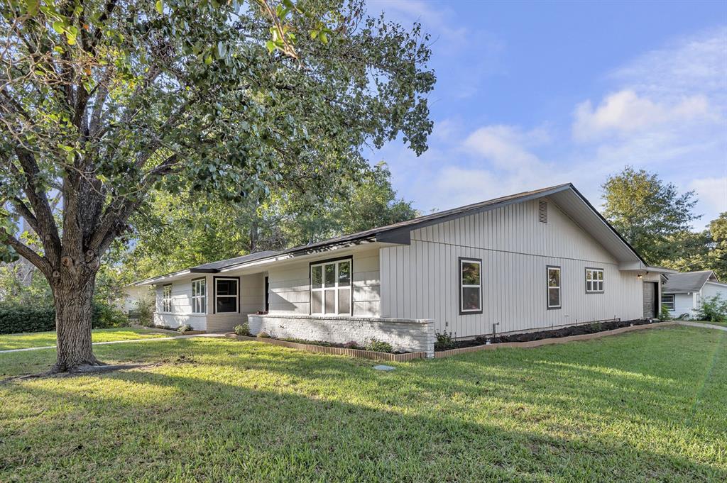 618 W Milam Street, Livingston, Texas image 2