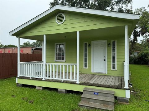 4124 Carl Street Bacliff TX 77518