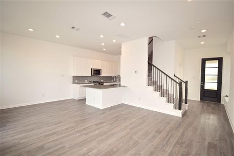 MLS: 51732227