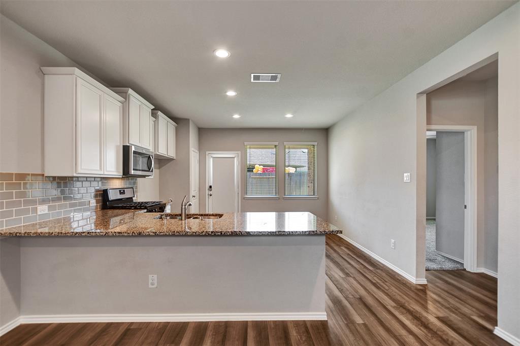 9244 Inland Leather Lane, Conroe, Texas image 14