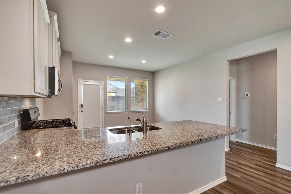 9244 Inland Leather Lane, Conroe, Texas image 16