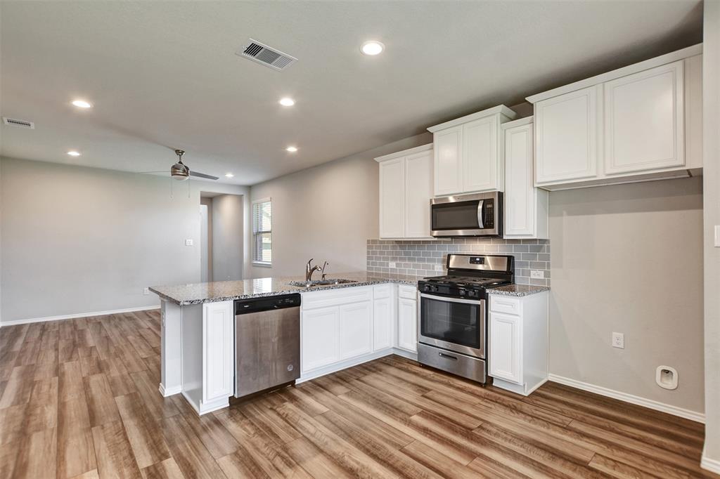 9244 Inland Leather Lane, Conroe, Texas image 18