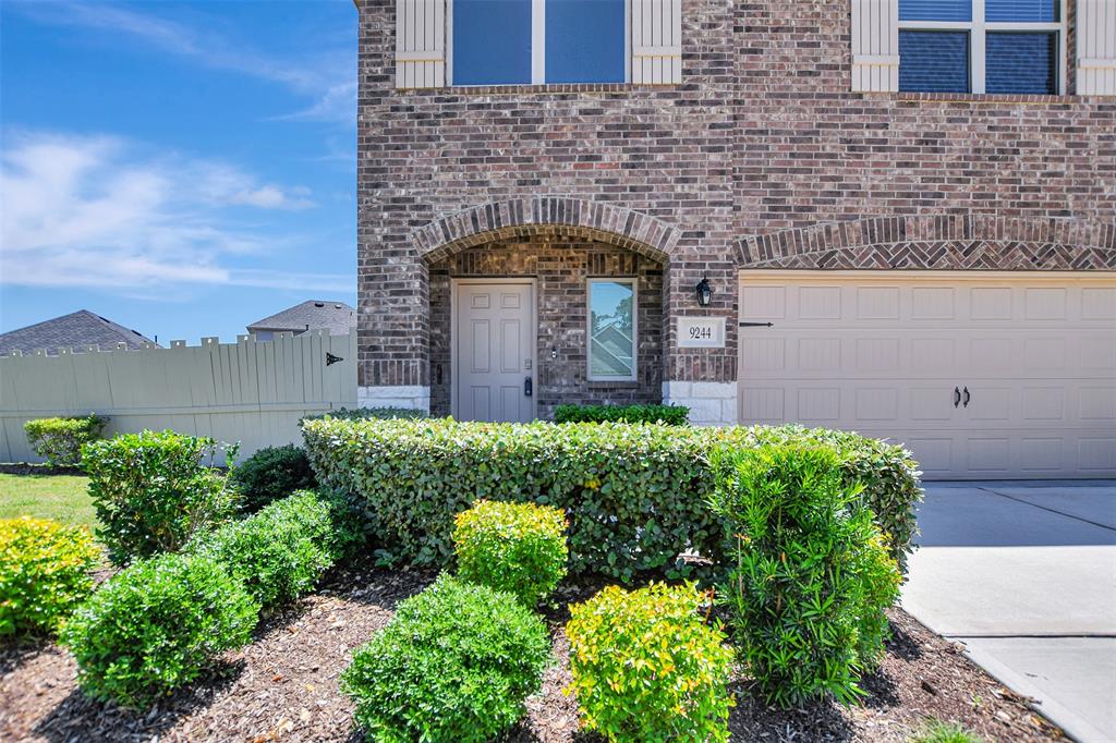 9244 Inland Leather Lane, Conroe, Texas image 6
