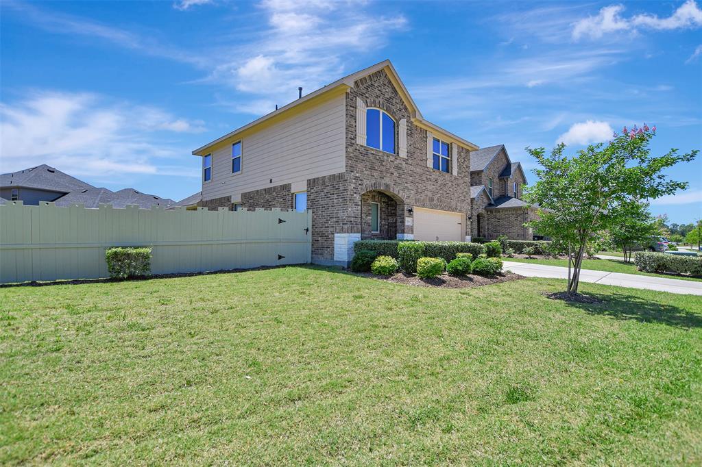 9244 Inland Leather Lane, Conroe, Texas image 4