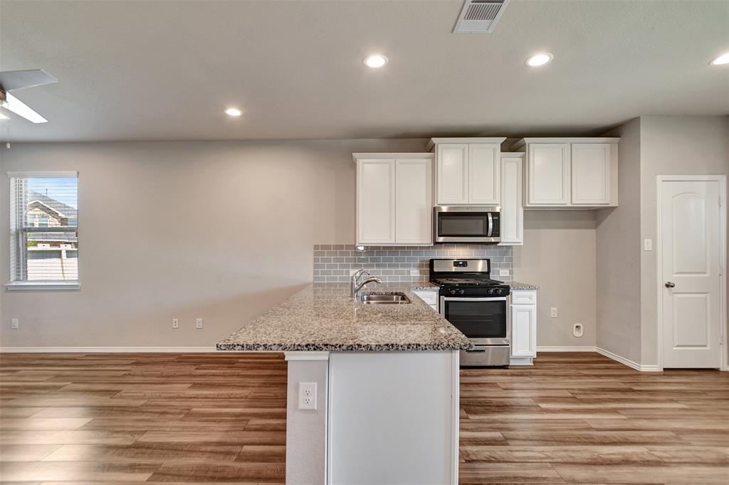 9244 Inland Leather Lane, Conroe, Texas image 17
