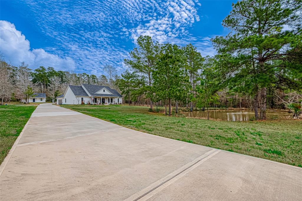 24 Hidden Springs Ranch Drive, Willis, Texas image 2
