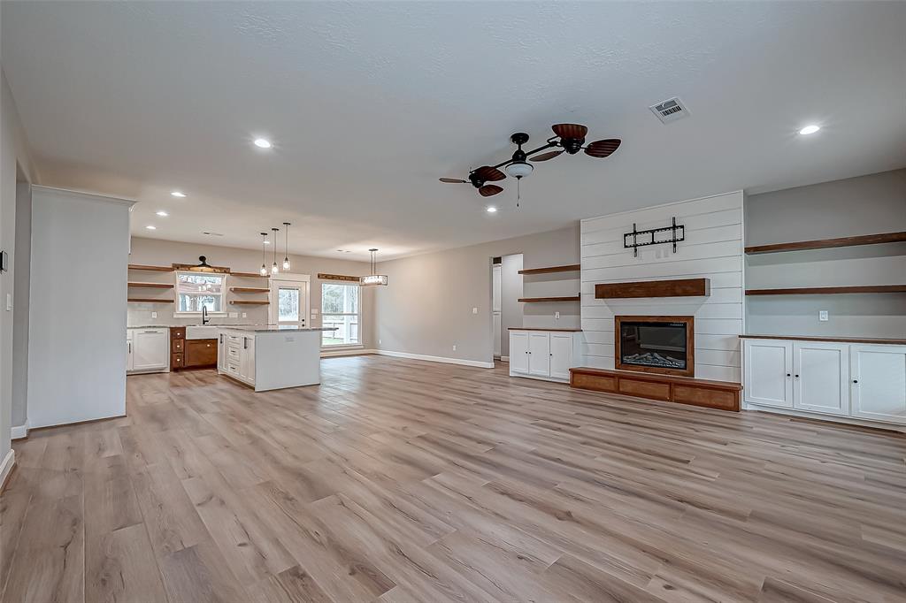 24 Hidden Springs Ranch Drive, Willis, Texas image 7
