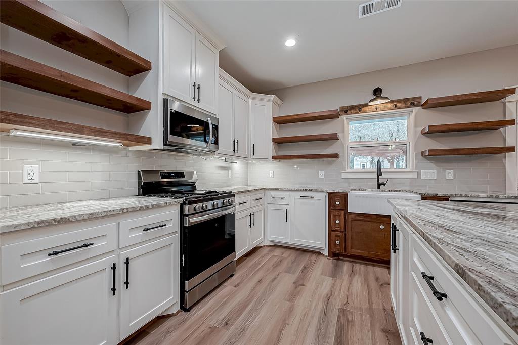 24 Hidden Springs Ranch Drive, Willis, Texas image 14