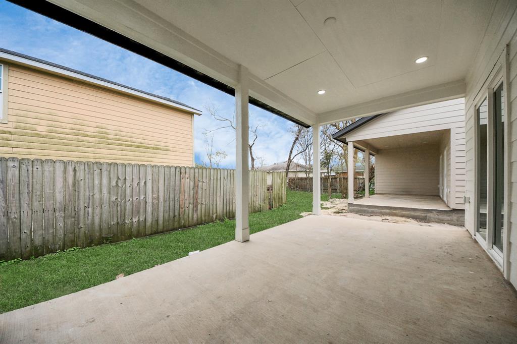 321 E Gulf Street, Baytown, Texas image 33