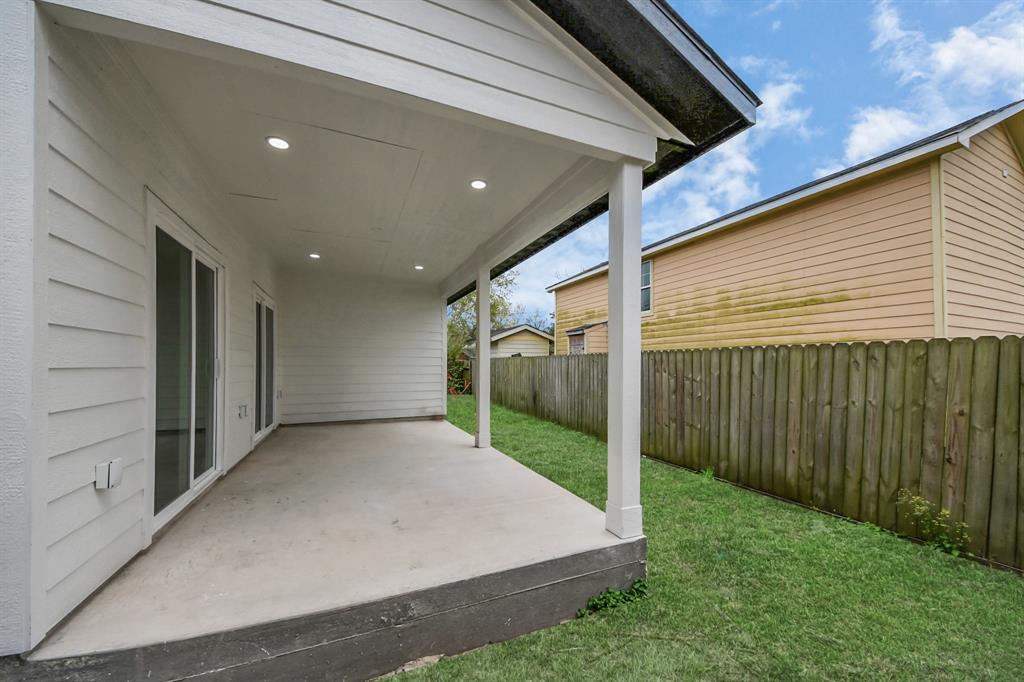 321 E Gulf Street, Baytown, Texas image 32