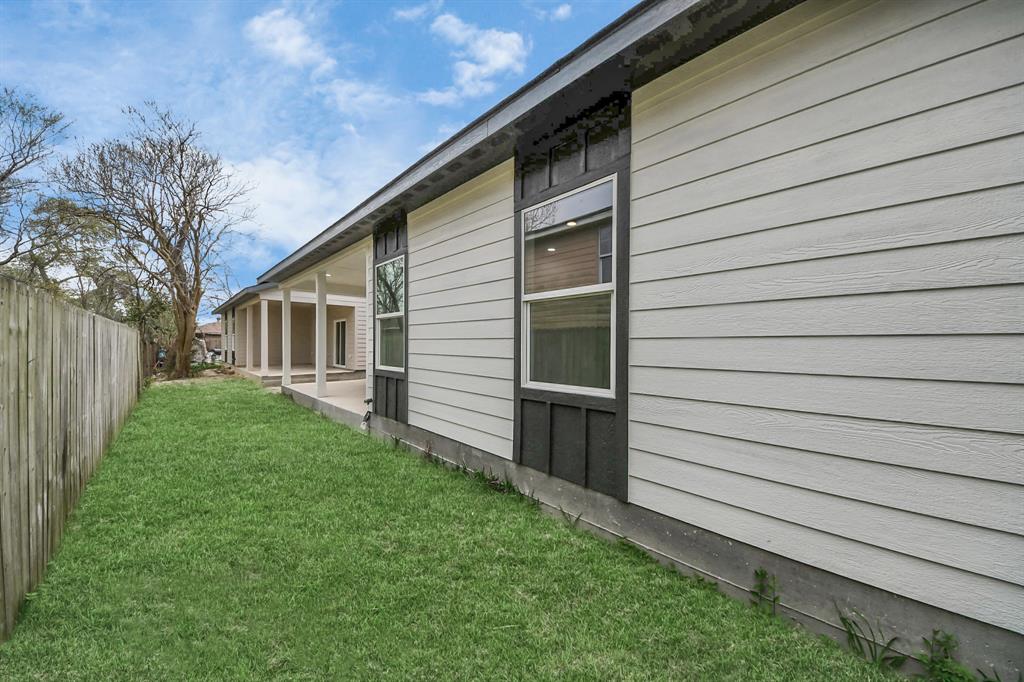321 E Gulf Street, Baytown, Texas image 35