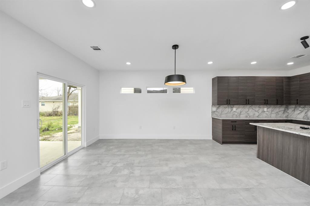 321 E Gulf Street, Baytown, Texas image 19