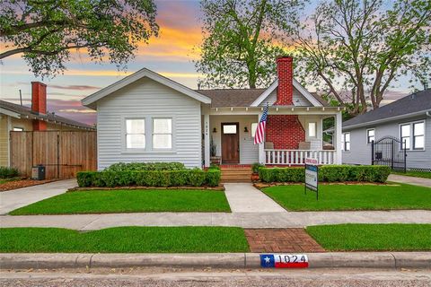 Single Family Residence in Houston TX 1024 Gardner Street.jpg