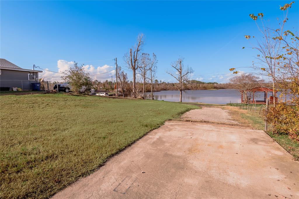 412 S Oak Lee Drive, Onalaska, Texas image 8