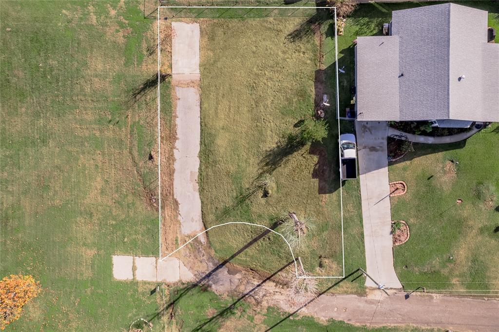 412 S Oak Lee Drive, Onalaska, Texas image 1