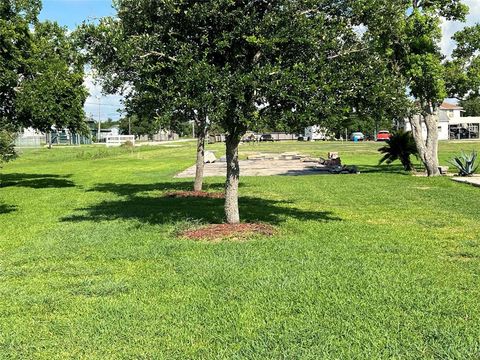 Vacant Land For Sale - LOTS 47-48 16th Street<br/> San Leon, TX 77539
