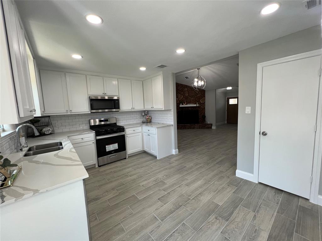 5005 Meadow Crest Street, La Porte, Texas image 35