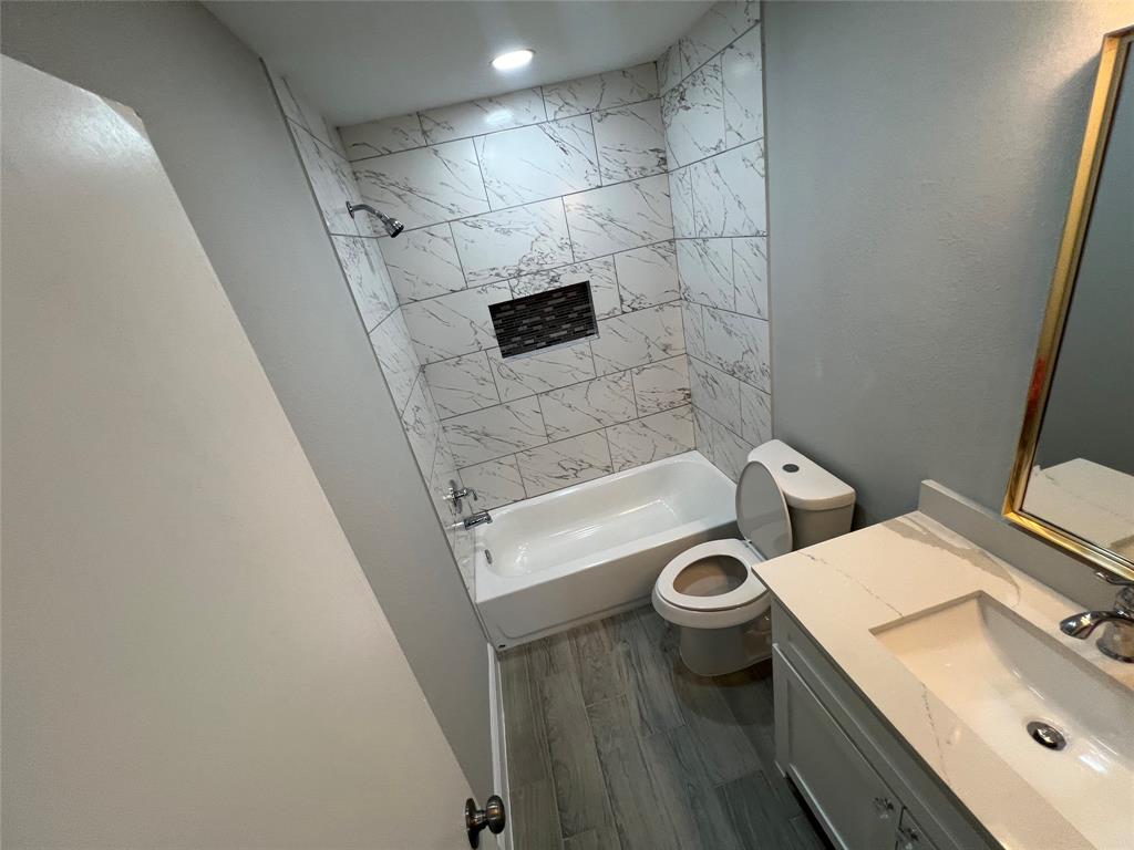 5005 Meadow Crest Street, La Porte, Texas image 19