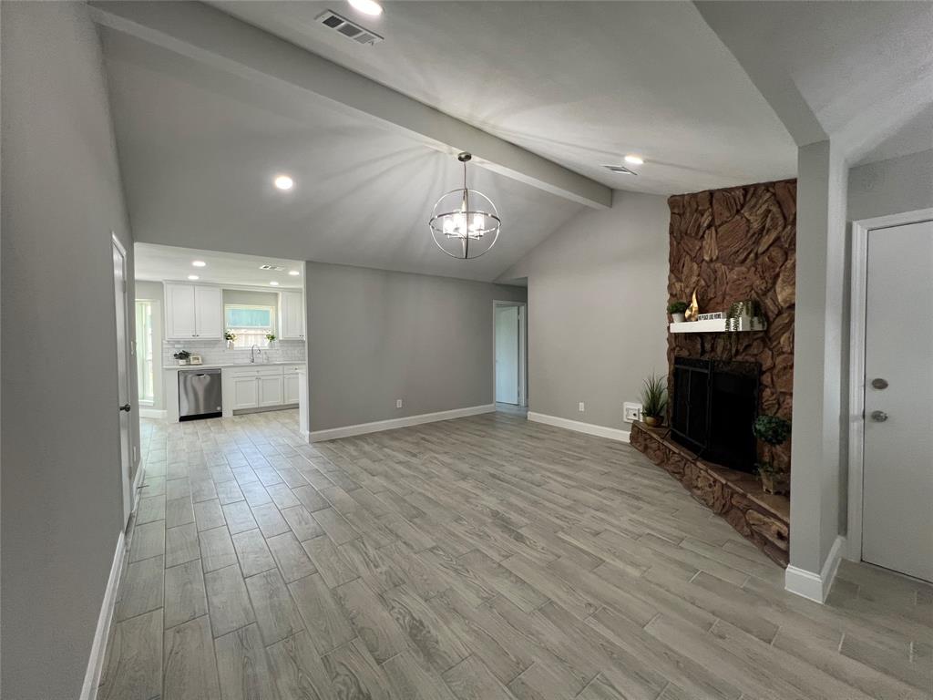 5005 Meadow Crest Street, La Porte, Texas image 13