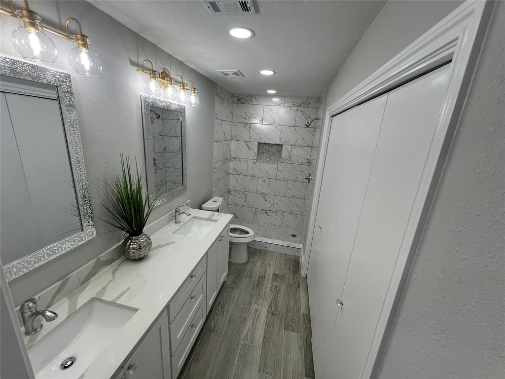 5005 Meadow Crest Street, La Porte, Texas image 7