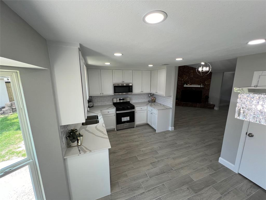 5005 Meadow Crest Street, La Porte, Texas image 36