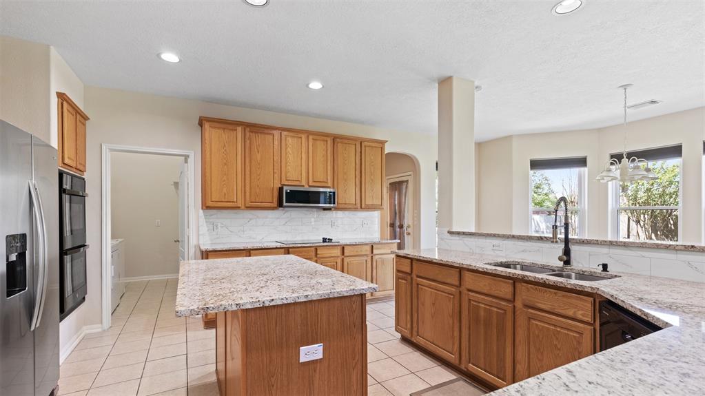 4011 Waterwood Drive, Baytown, Texas image 14