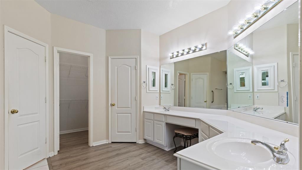 4011 Waterwood Drive, Baytown, Texas image 28