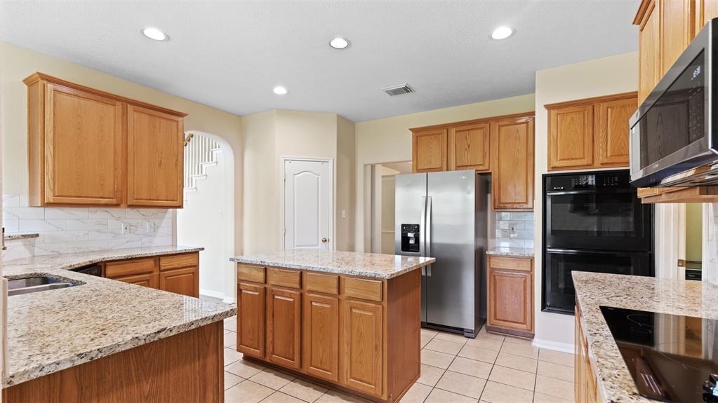 4011 Waterwood Drive, Baytown, Texas image 15