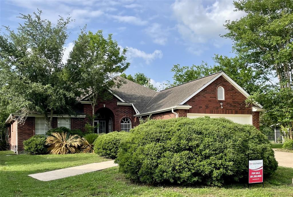 3327 Flower Field Lane, Pearland, Texas image 1