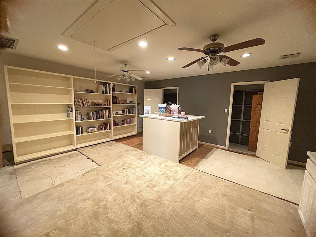 3327 Flower Field Lane, Pearland, Texas image 19