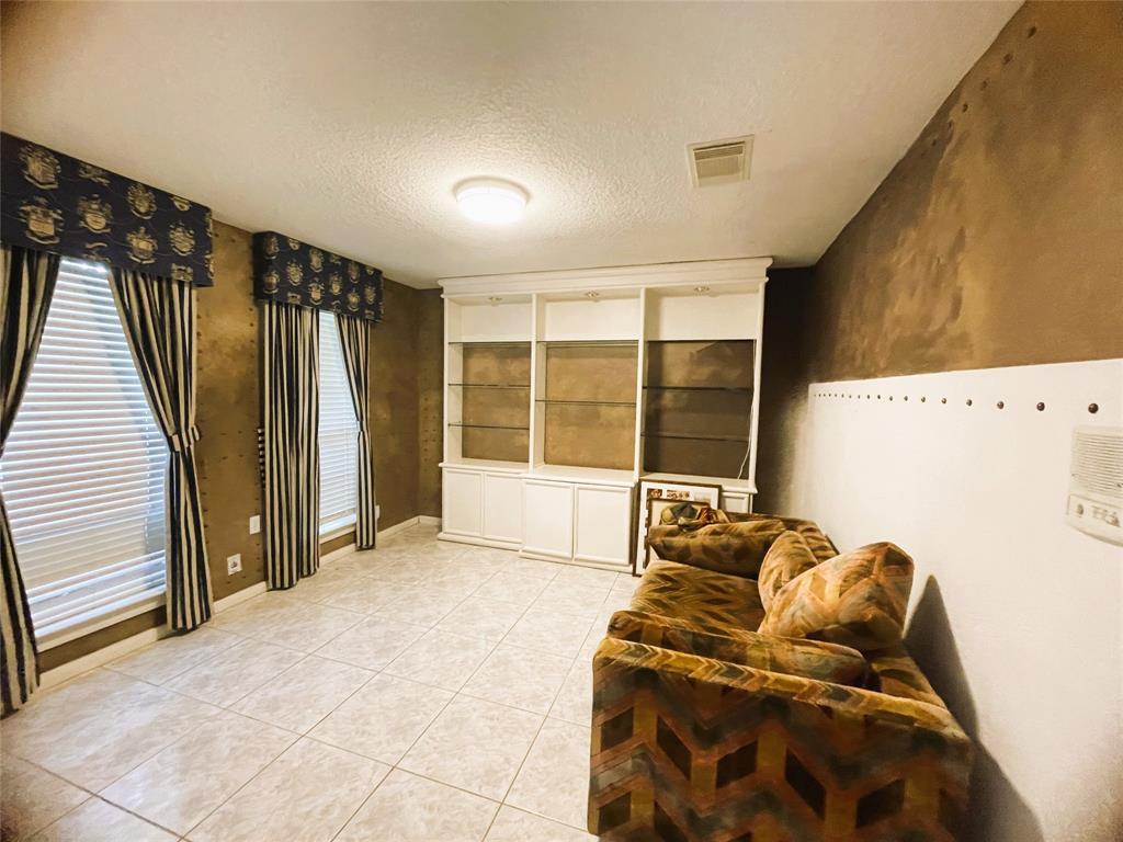 3327 Flower Field Lane, Pearland, Texas image 9