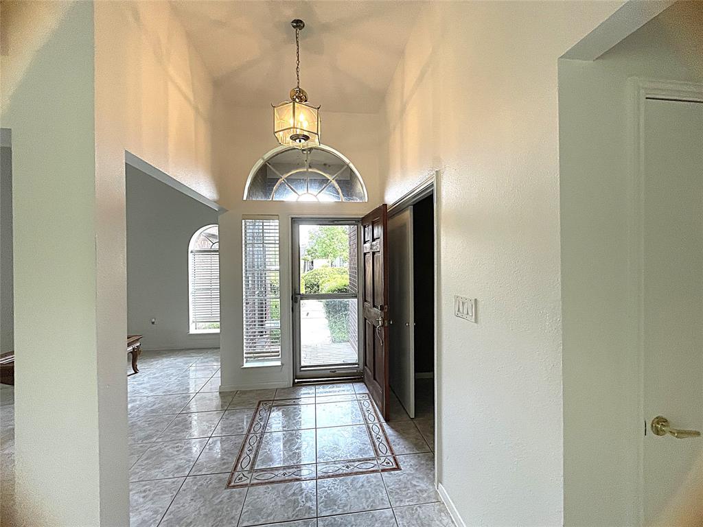 3327 Flower Field Lane, Pearland, Texas image 3