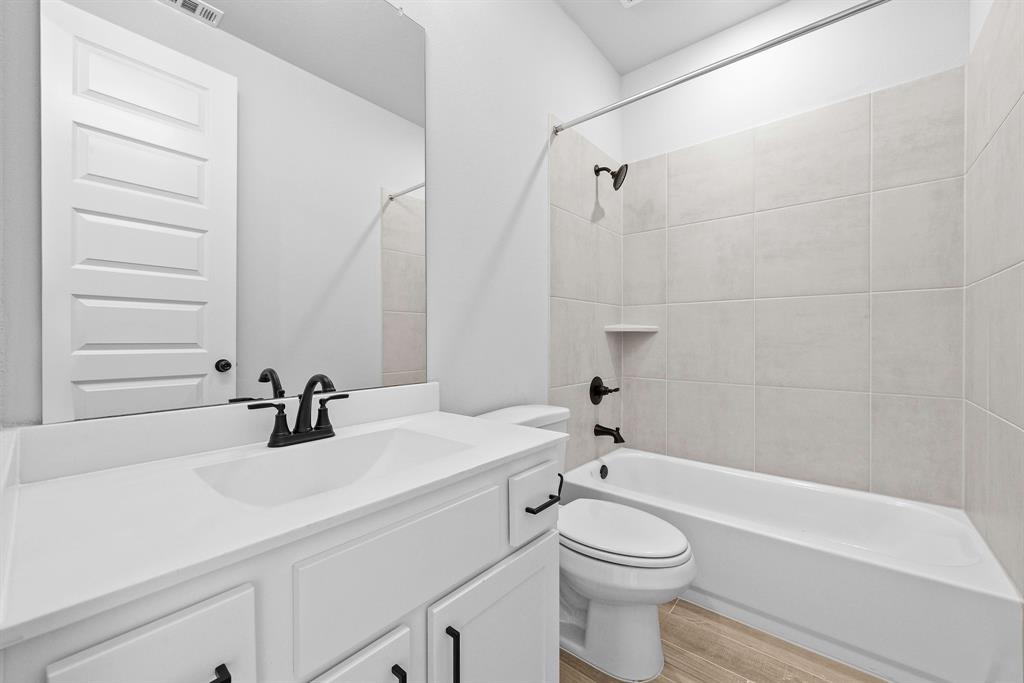 5033 Steady Breeze Drive, Katy, Texas image 14