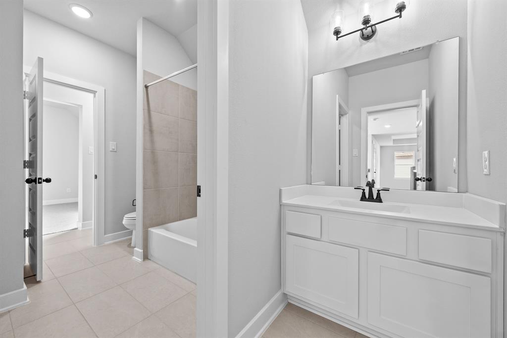 5033 Steady Breeze Drive, Katy, Texas image 17