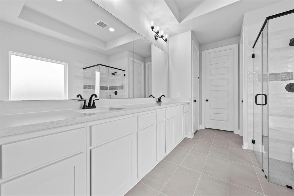 5033 Steady Breeze Drive, Katy, Texas image 10