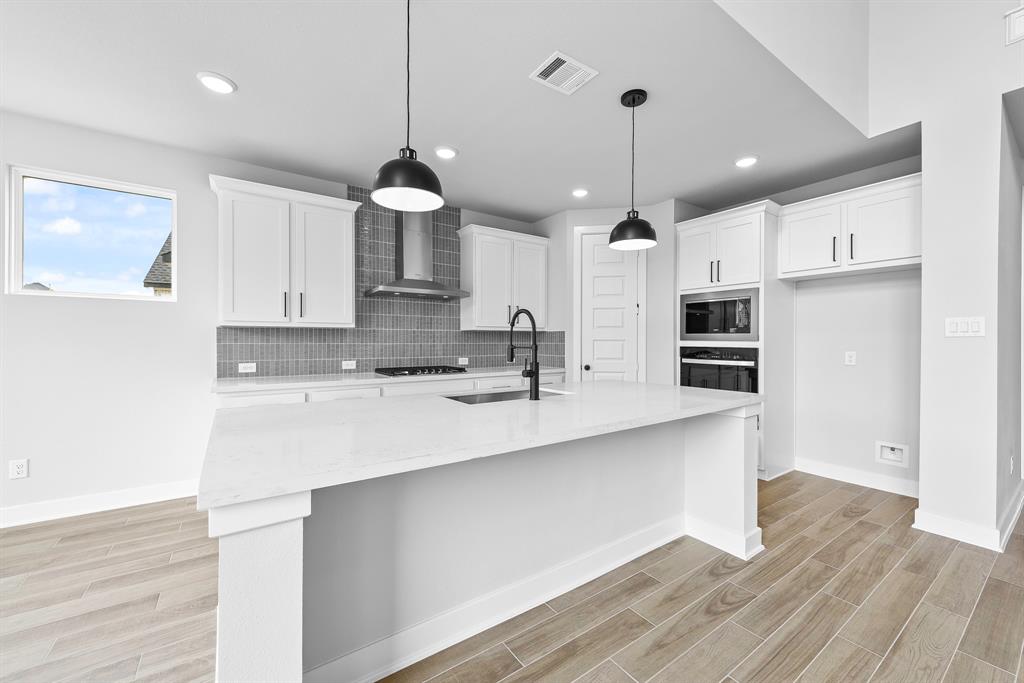 5033 Steady Breeze Drive, Katy, Texas image 6