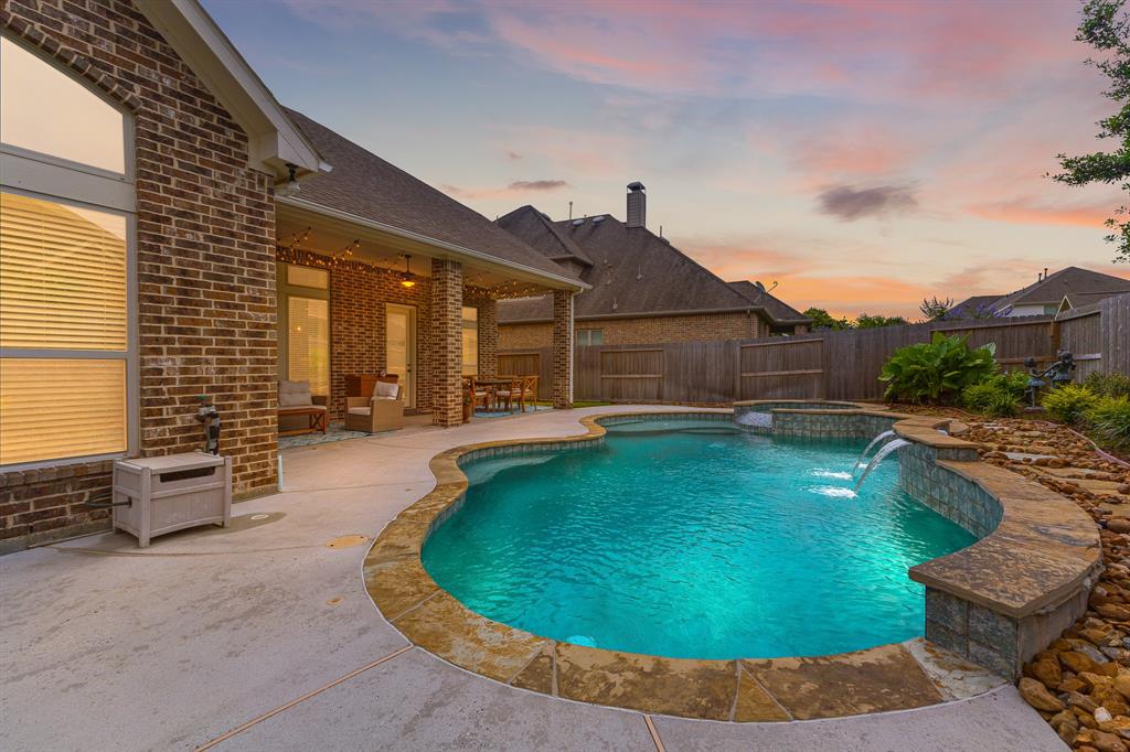 2322 Dolan Springs Lane, Friendswood, Texas image 24