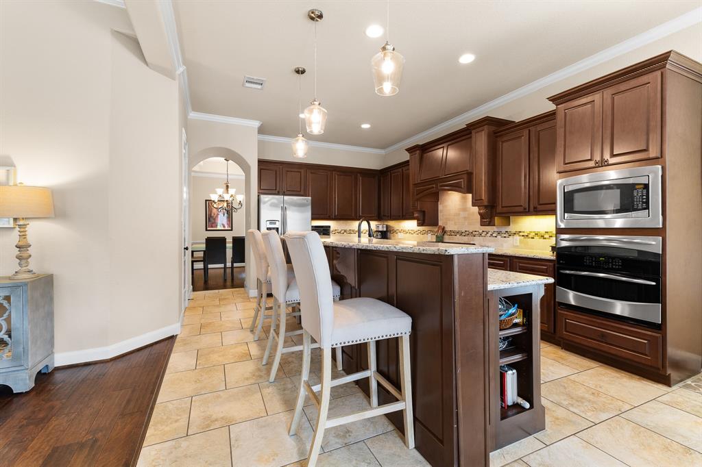 2322 Dolan Springs Lane, Friendswood, Texas image 9