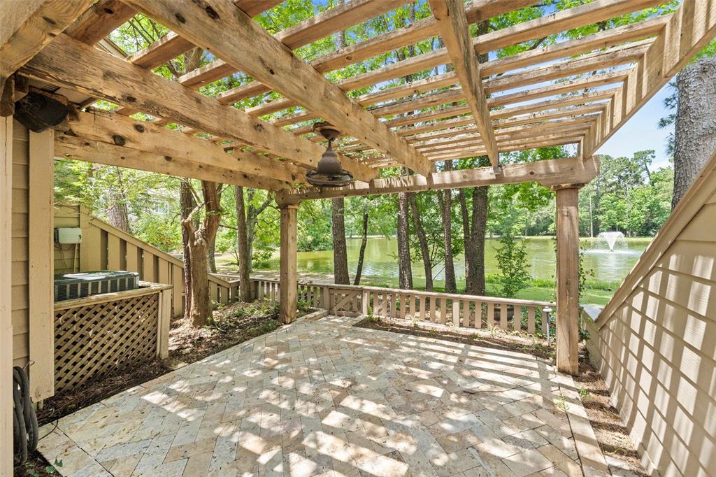 27 N Lakeridge Circle, The Woodlands, Texas image 19