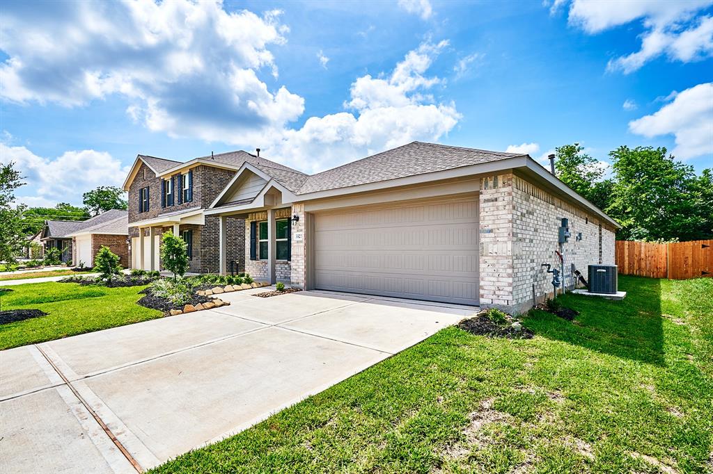 3323 Avary River Lane