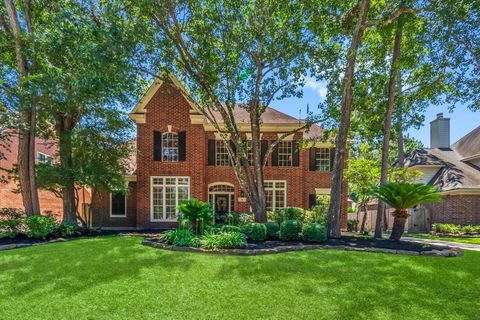 Single Family Residence in The Woodlands TX 14 Coldbrook Circle.jpg