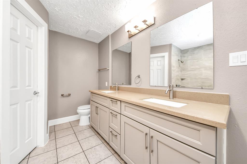 10046 Rosbrook Drive, Houston, Texas image 20