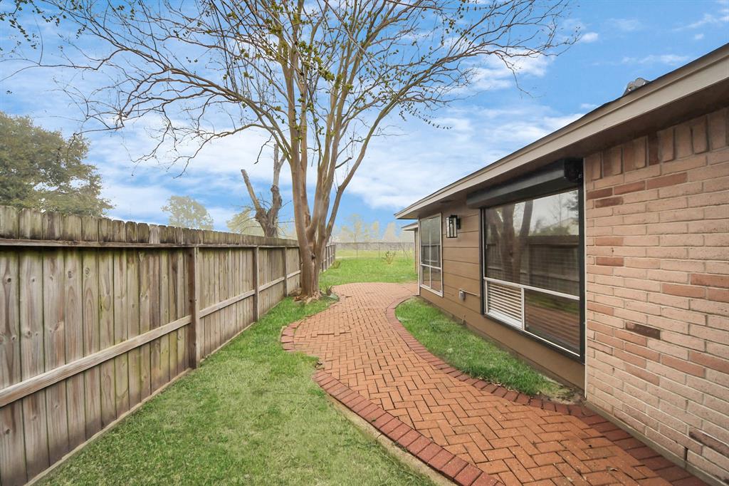 10046 Rosbrook Drive, Houston, Texas image 28