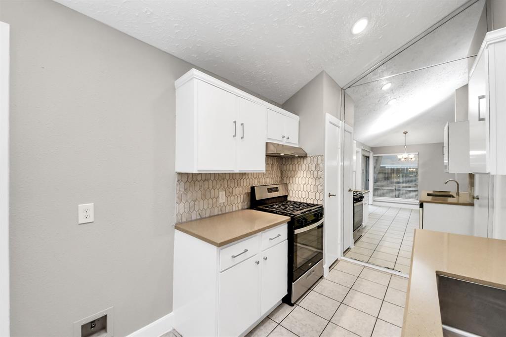 10046 Rosbrook Drive, Houston, Texas image 7