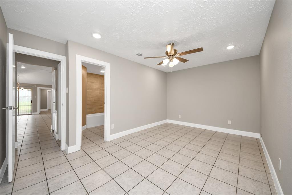 10046 Rosbrook Drive, Houston, Texas image 14