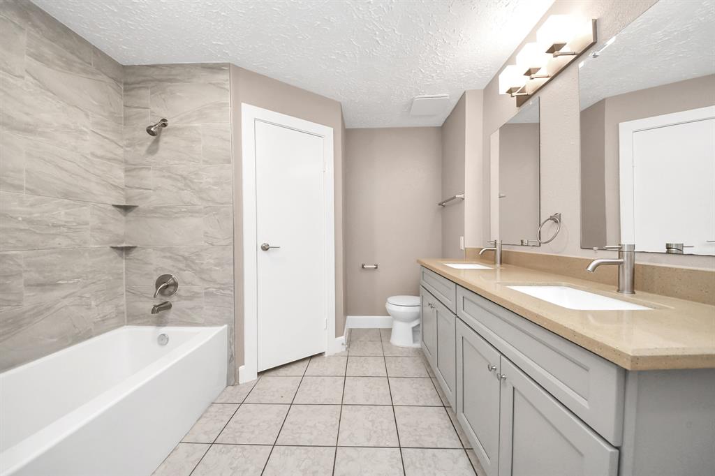 10046 Rosbrook Drive, Houston, Texas image 24