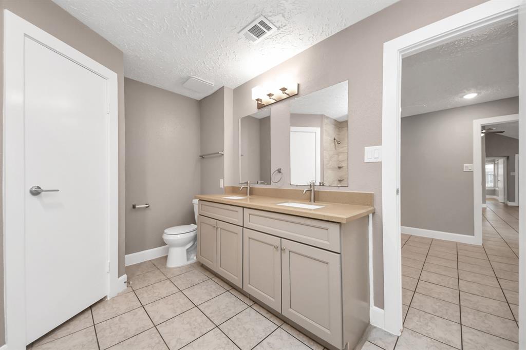 10046 Rosbrook Drive, Houston, Texas image 23