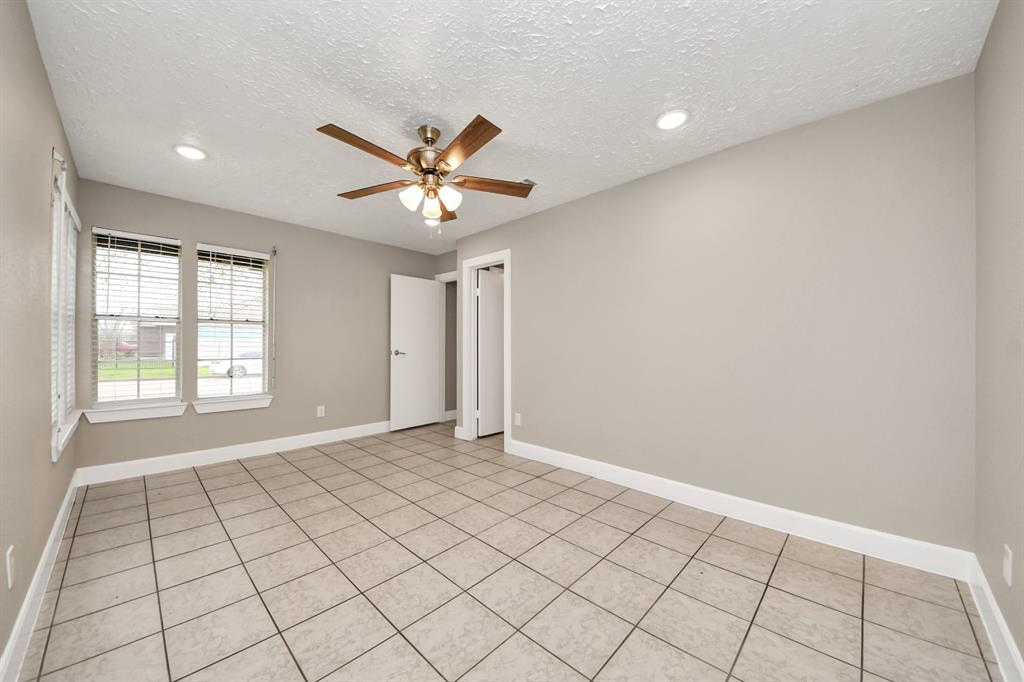 10046 Rosbrook Drive, Houston, Texas image 16