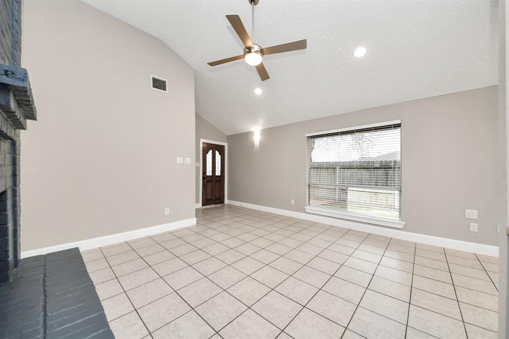 10046 Rosbrook Drive, Houston, Texas image 5