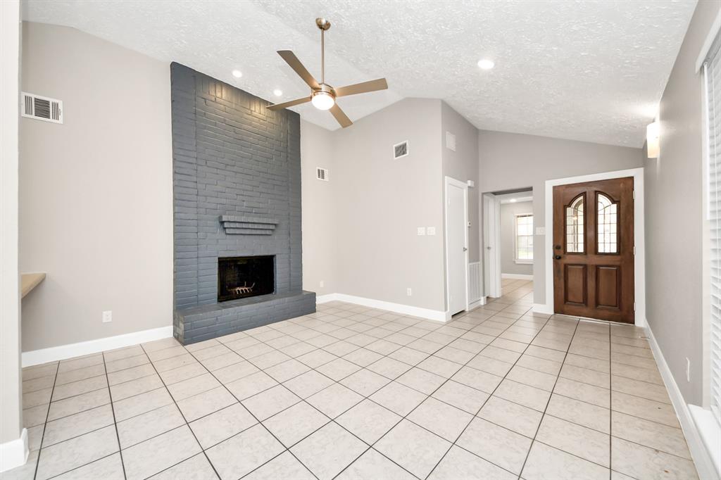10046 Rosbrook Drive, Houston, Texas image 4